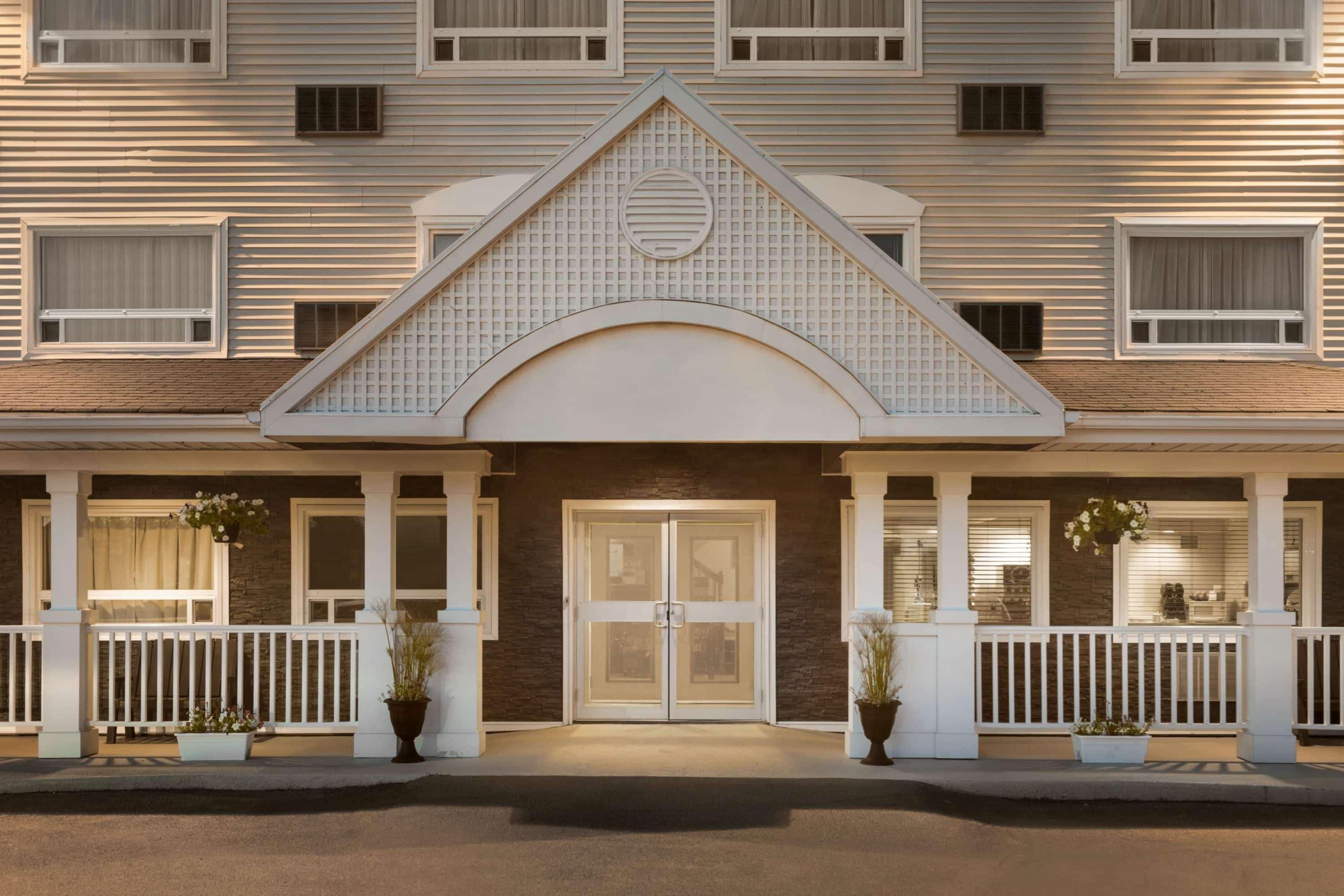 Travelodge Suites By Wyndham New Glasgow Exterior photo