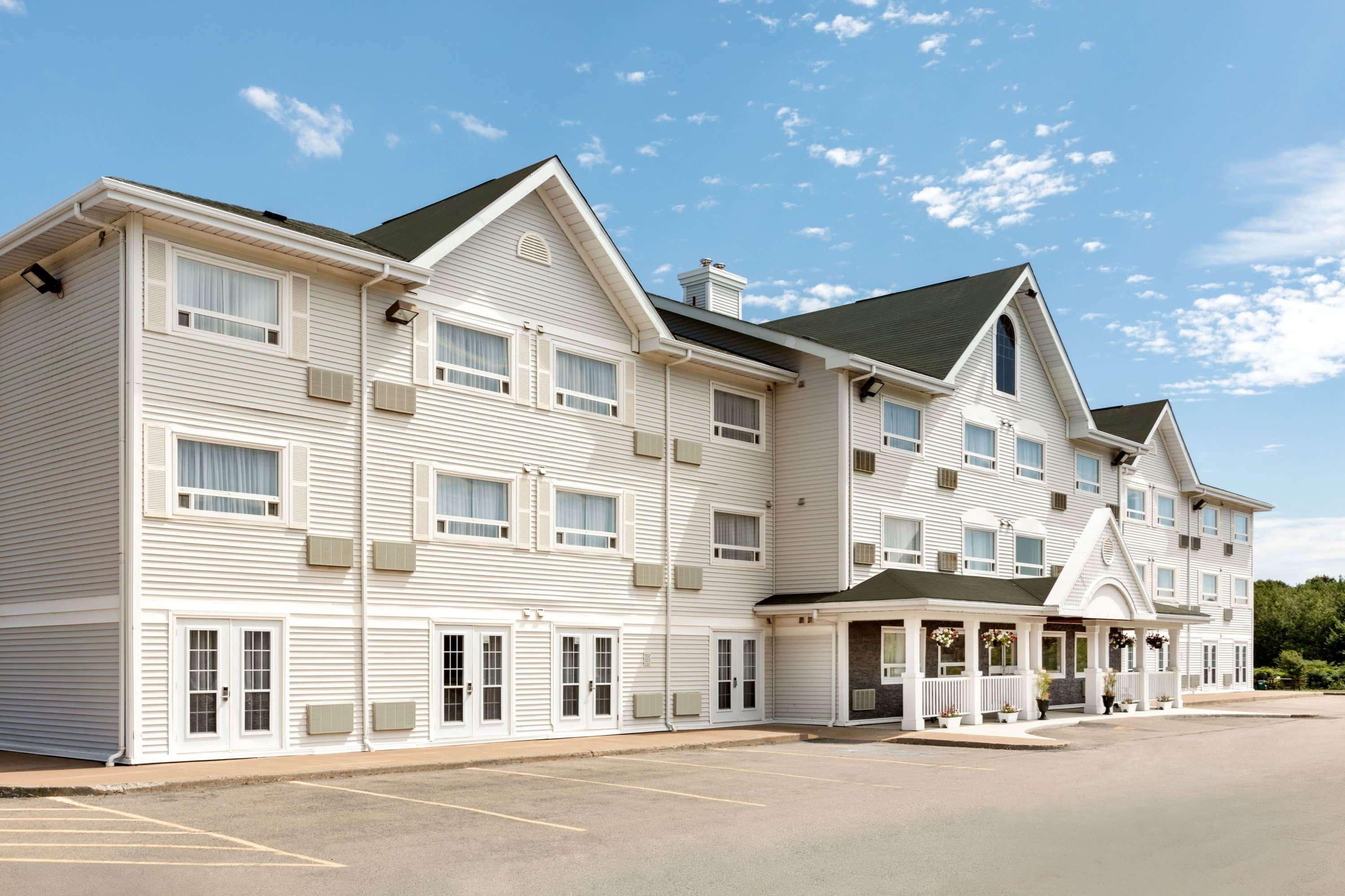 Travelodge Suites By Wyndham New Glasgow Exterior photo